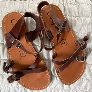 Crupon Bunker Barefoot Sandals in Brown